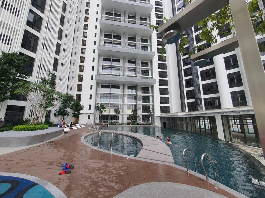 Kota Kinabalu City The Shore - Lucky 7 Homestay Buitenkant foto
